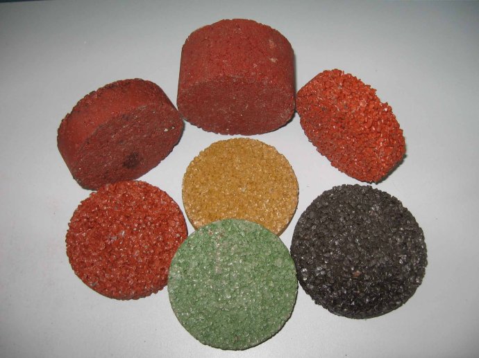 ��ɫ�r����